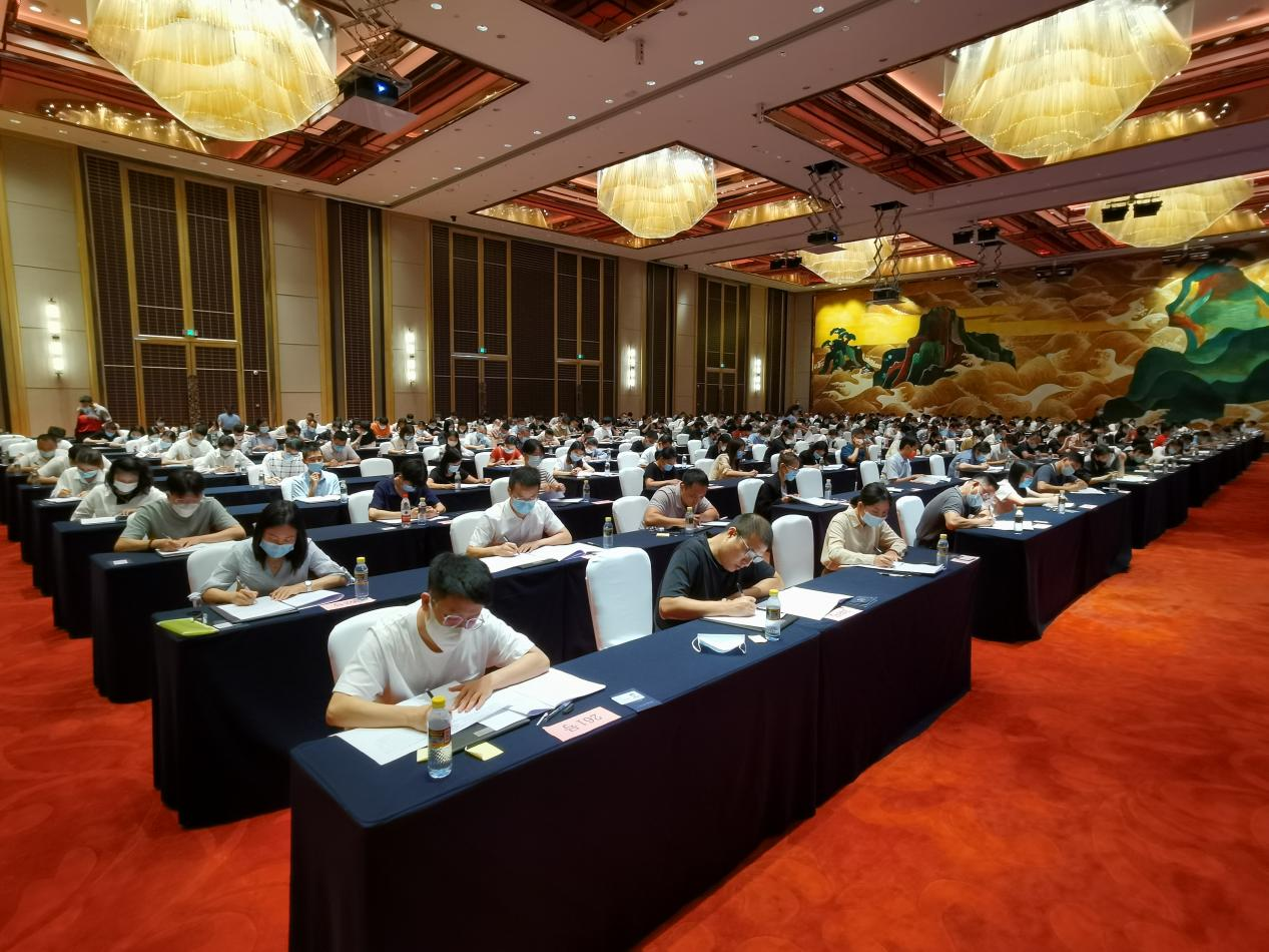 海南省律師協(xié)會舉辦2021年度全省申請律師執(zhí)業(yè)實習人員集中培訓結業(yè)考試