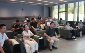省律協(xié)?？诠ぷ髡窘M織海口市直管部分律所律師開展律師行業(yè)業(yè)務(wù)觀摩交流活動(dòng)