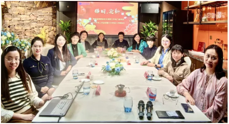“兩?！眲討B(tài)|女律師工作專門委員會召開年終總結(jié)迎新會
